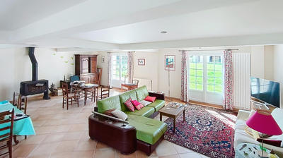 Maison - 242 m² - 7 pièces