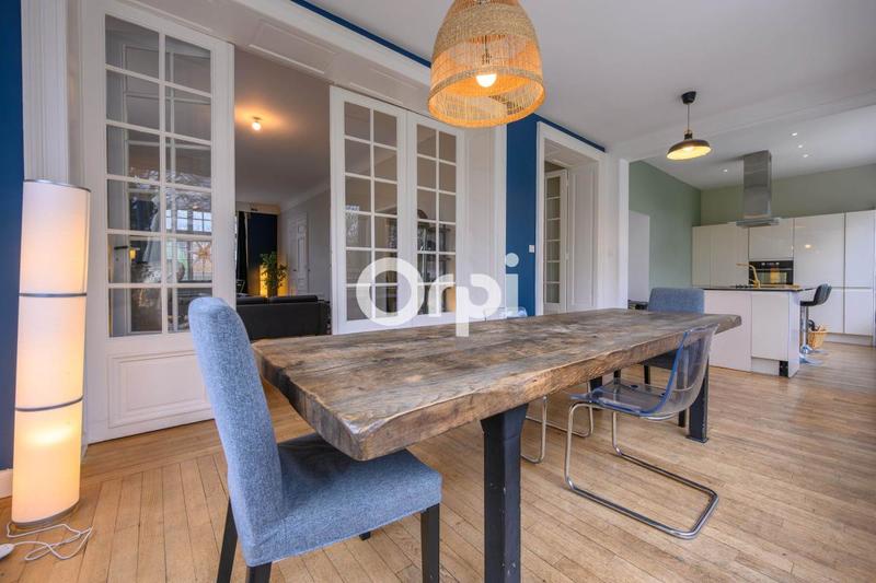 Maison - 313 m² - 9 pièces