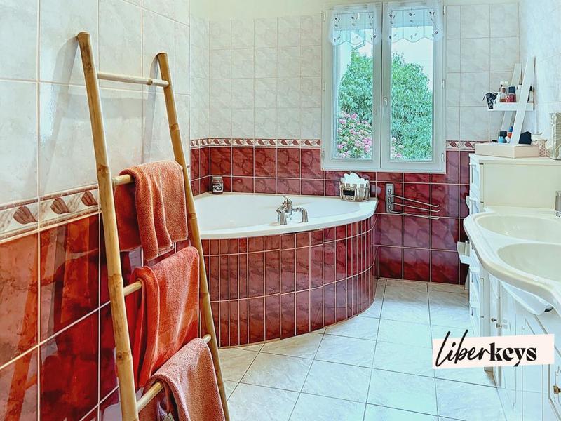 Corps de ferme - 176 m² - 7 pièces