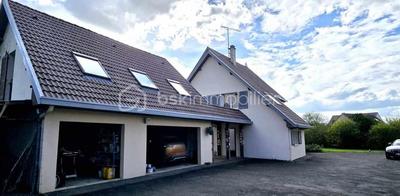 Maison - 300 m² - 8 pièces