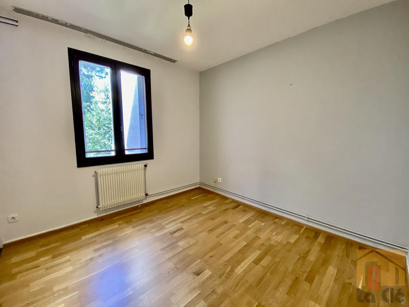 Appartement - 90 m² - 4 pièces