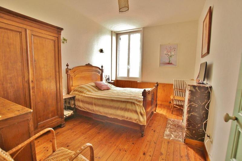 Maison - 220 m² - 10 pièces