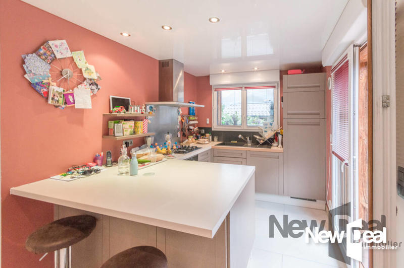 Maison - 250 m² - 6 pièces