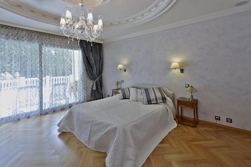 Maison - 296 m² - 10 pièces