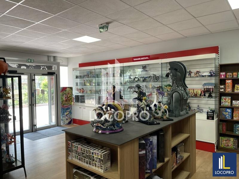 Local commercial - 182 m²