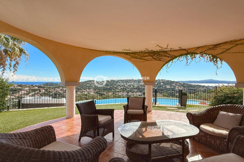 Villa - 249 m² - 8 pièces