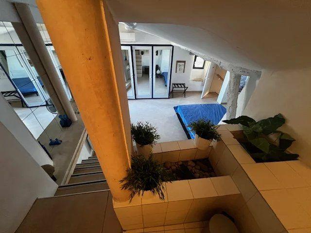 Appartement - 326 m² - 13 pièces