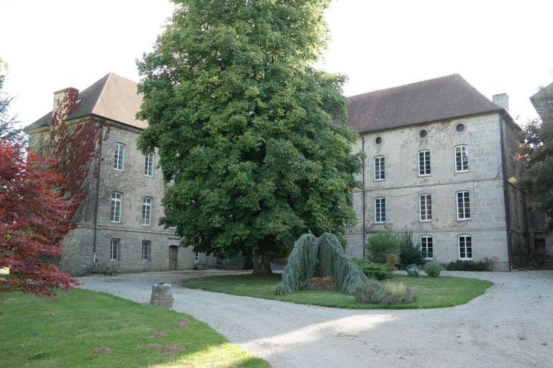 Demeure - 850 m² - 23 pièces