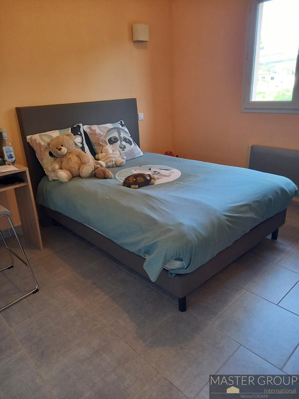 Villa - 97 m² - 6 pièces