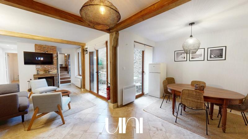 Propriété - 260 m² - 10 pièces