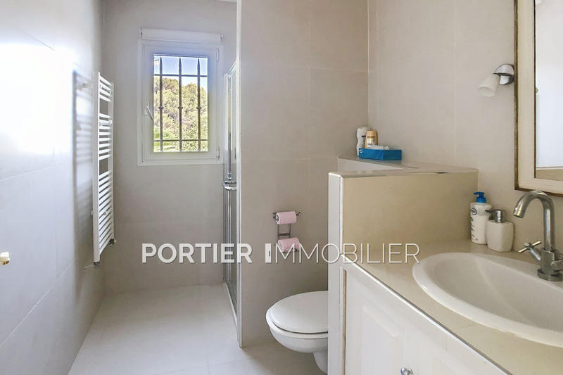 Maison - 300 m² - 9 pièces