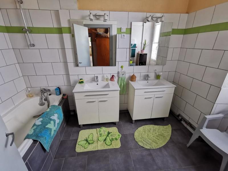 Maison - 320 m² - 7 pièces