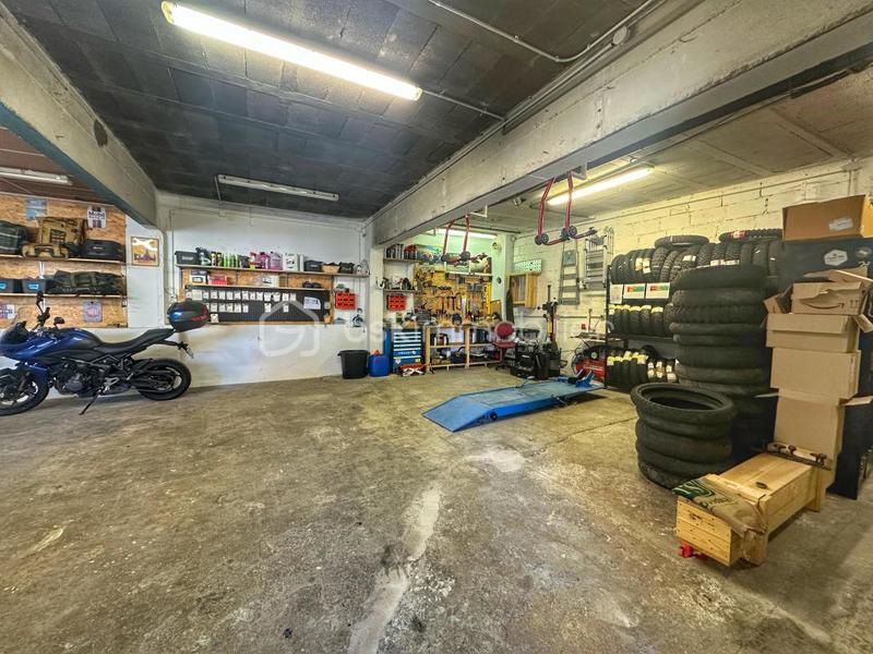 Atelier d'activités - 145 m² - 1 pièce