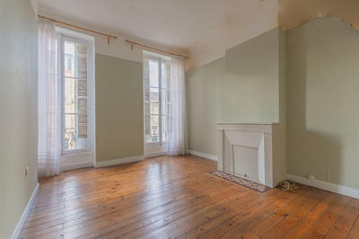 Maison - 600 m² - 8 pièces