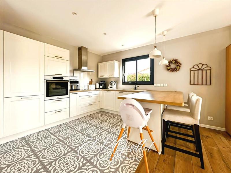 Maison - 111 m² - 5 pièces