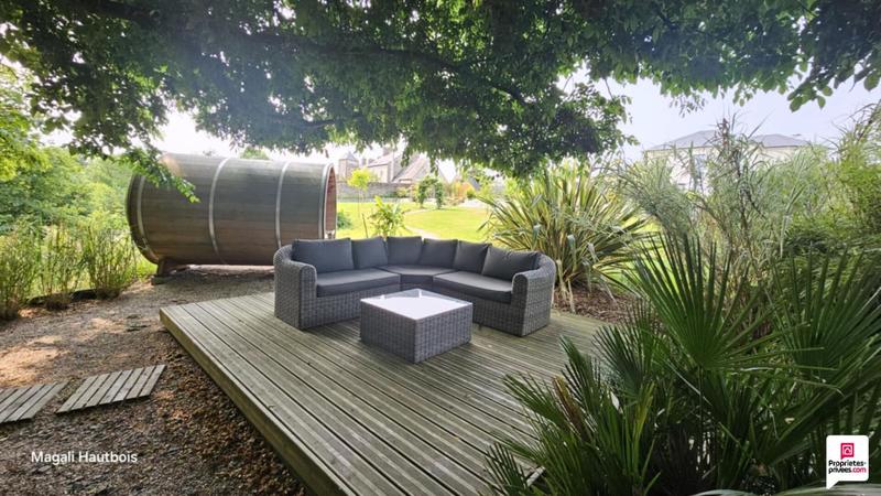 Demeure - 283 m² - 11 pièces