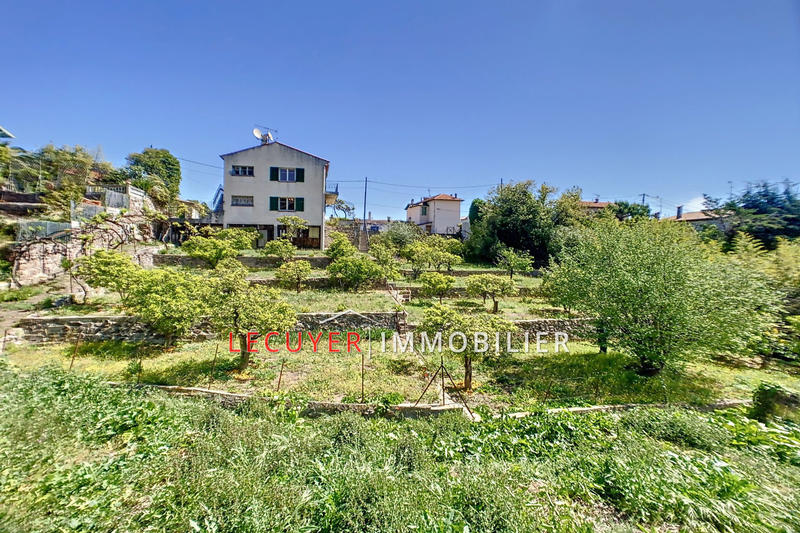 Maison - 208 m² - 5 pièces