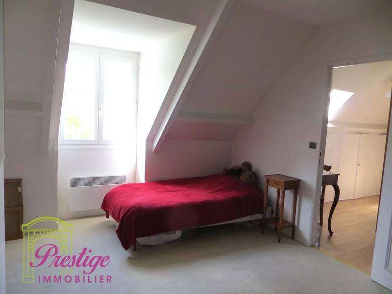 Maison - 166 m² - 7 pièces