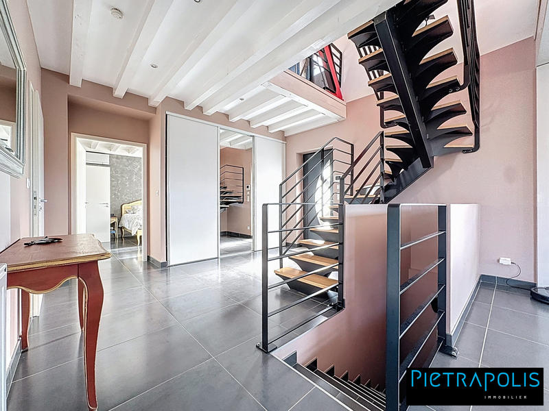 Maison contemporaine - 322 m² - 8 pièces