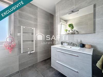 Maison - 93 m² - 5 pièces