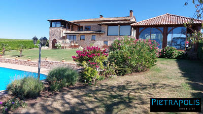 Maison ancienne - 450 m² - 16 pièces