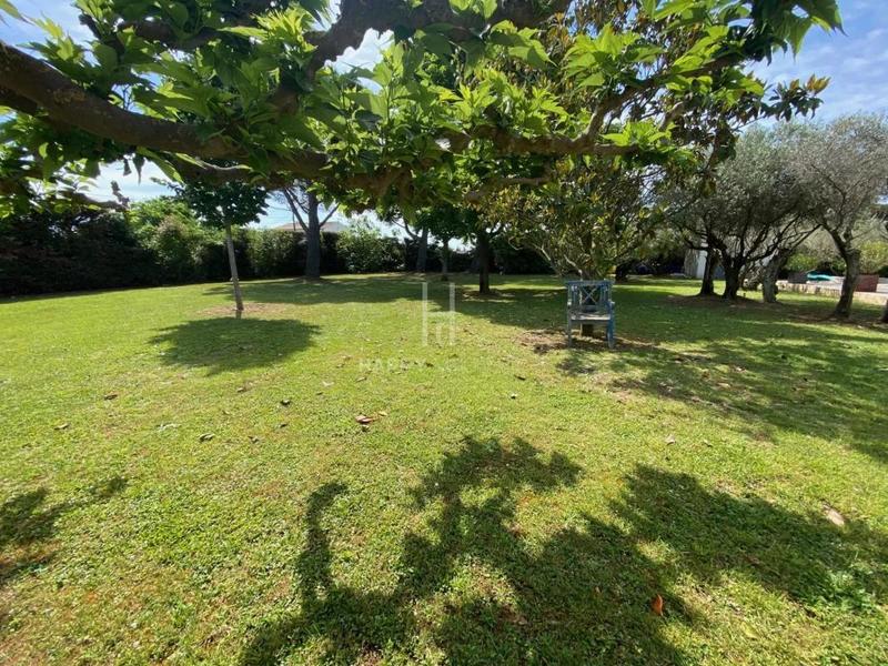 Propriété - 198 m² - 7 pièces