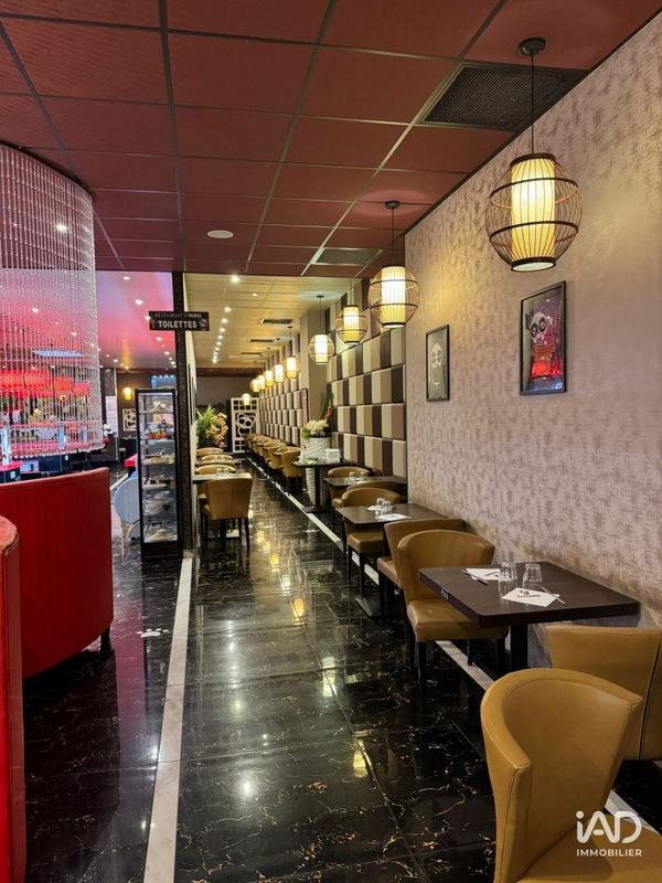 Local commercial - 1 600 m²