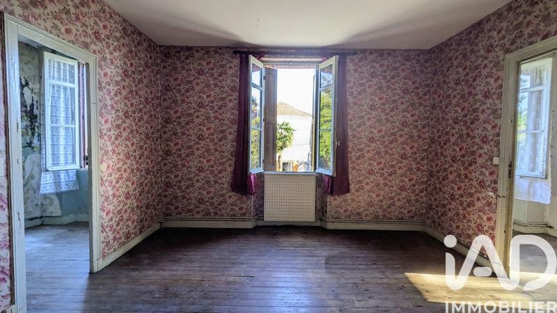 Maison - 180 m² - 7 pièces