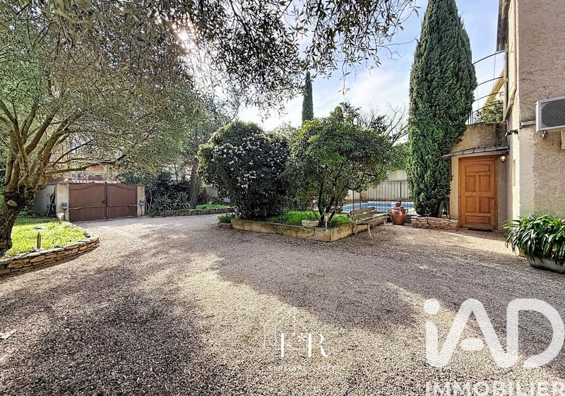 Maison - 226 m² - 6 pièces