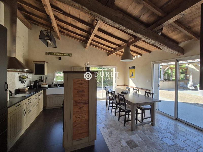 Villa - 359 m² - 11 pièces