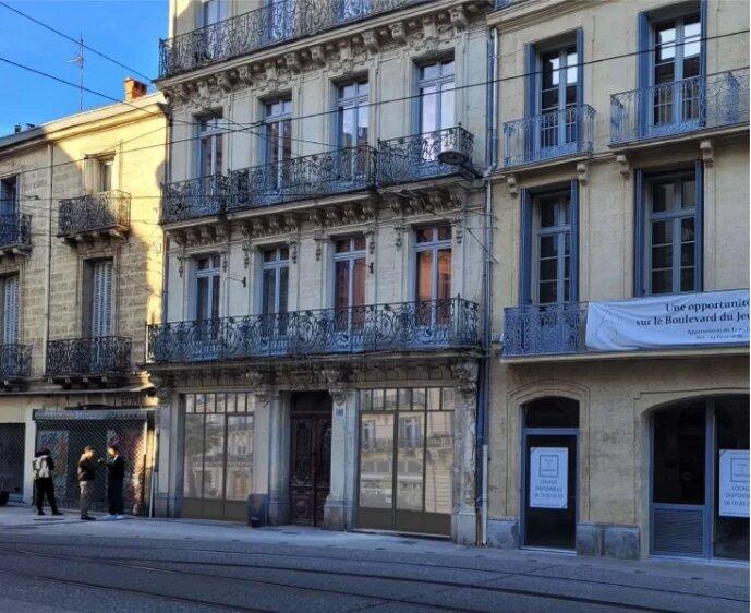 Magasins - 134 m² - 2 pièces