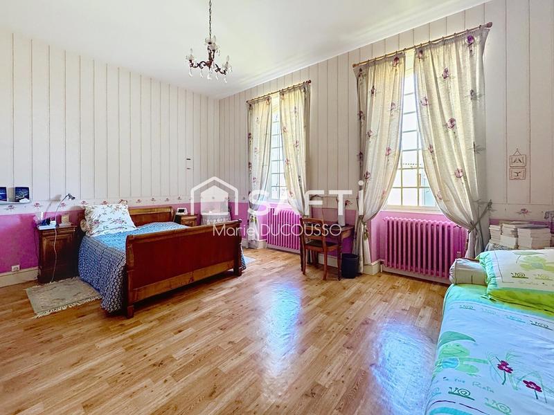 Maison - 343 m² - 10 pièces