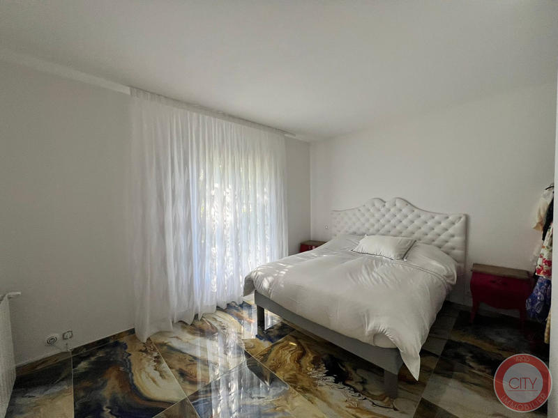 Maison - 177 m² - 6 pièces