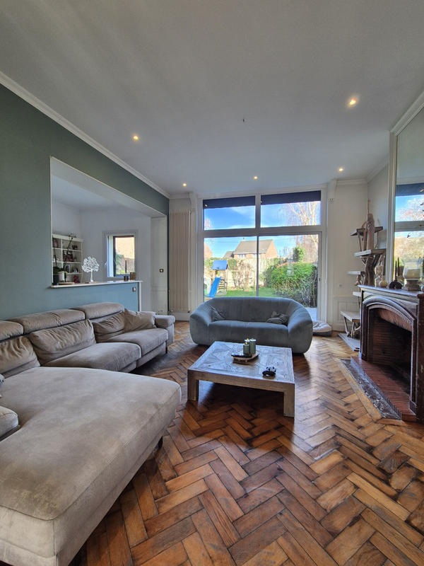 Maison - 310 m² - 10 pièces