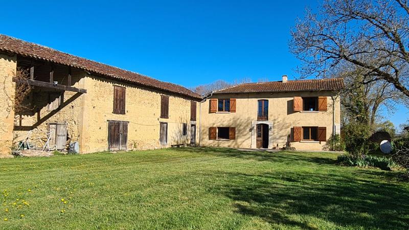 Maison - 215 m² - 6 pièces