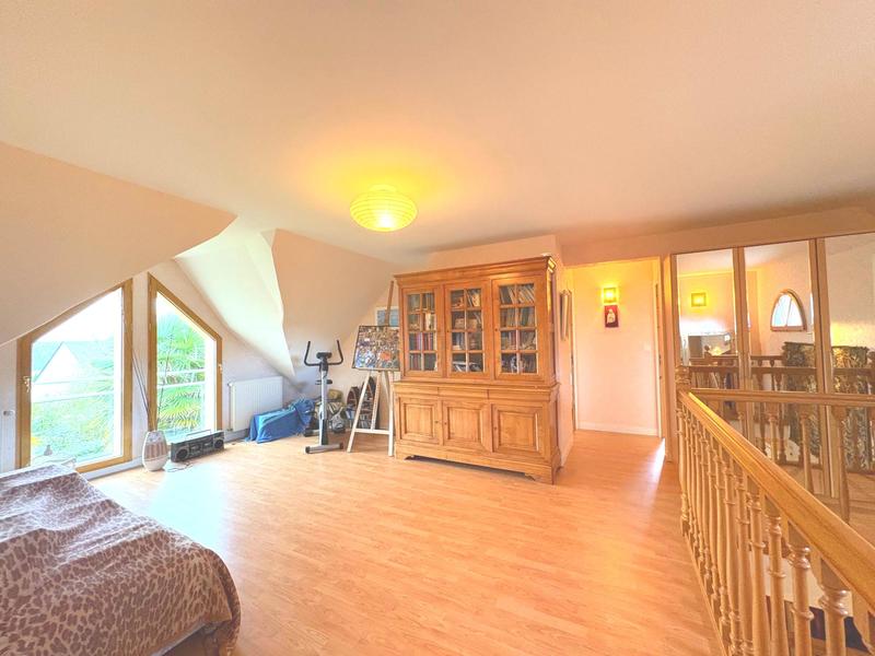 Maison - 168 m² - 7 pièces