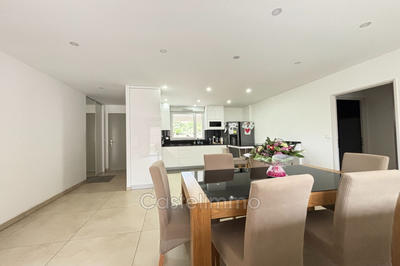 Maison - 135 m² - 6 pièces