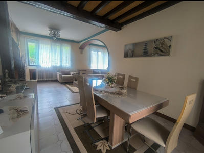 Maison - 220 m² - 11 pièces