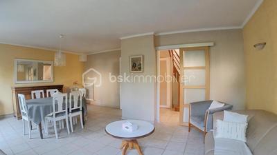 Maison jumelée - 115 m² - 4 pièces