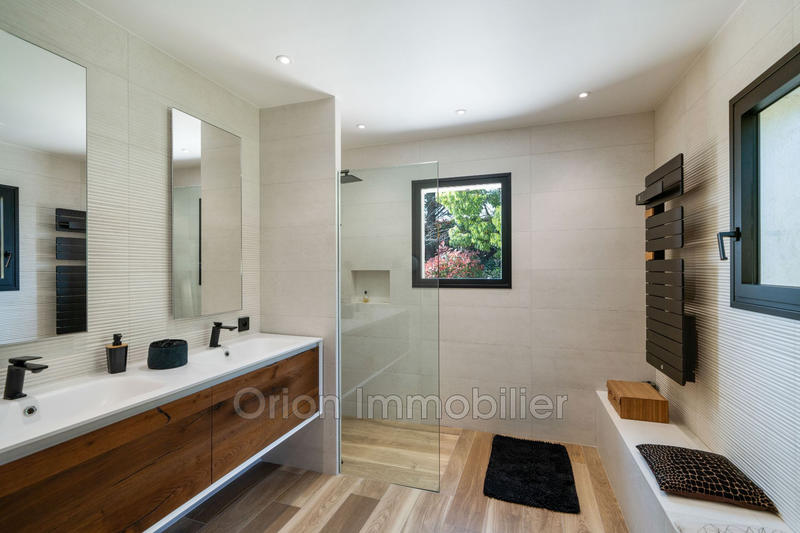 Maison - 198 m² - 8 pièces