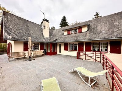 Maison - 204 m² - 6 pièces