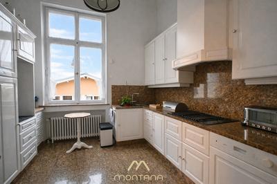 Château - 258 m² - 8 pièces