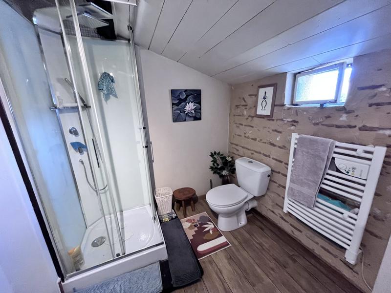 Maison traditionnelle - 240 m² - 6 pièces