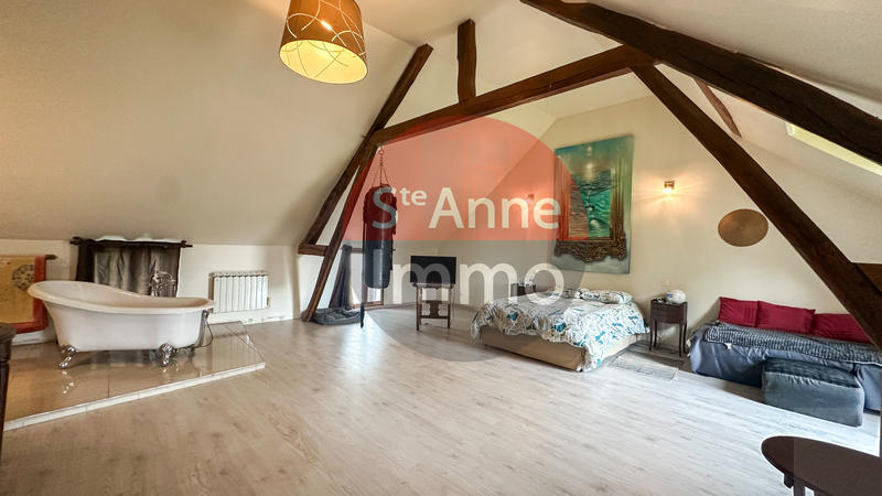 Maison - 240 m² - 4 pièces