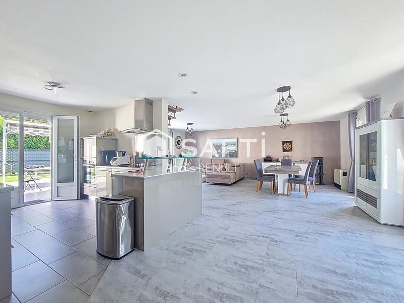 Maison - 120 m² - 6 pièces