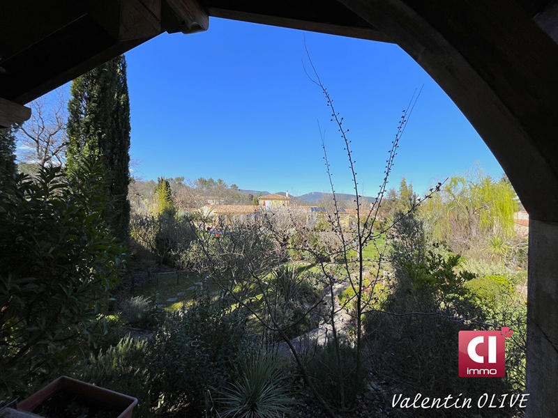 Maison - 222 m² - 7 pièces