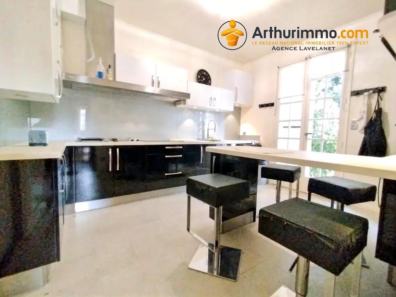 Maison - 275 m² - 10 pièces