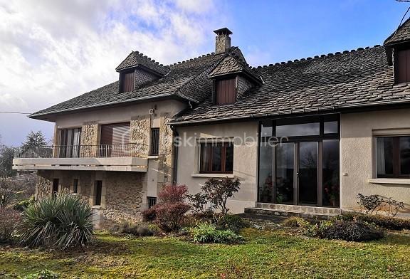 Propriété - 282 m² - 7 pièces