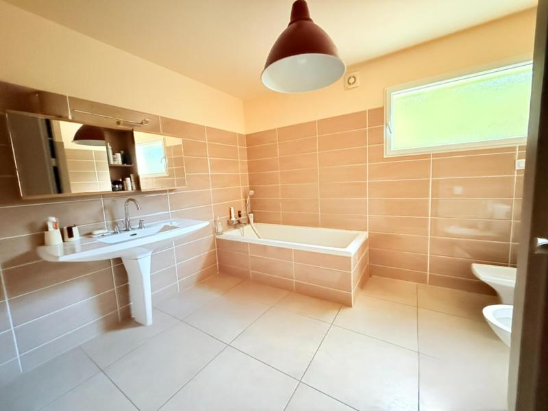 Maison - 364 m² - 12 pièces