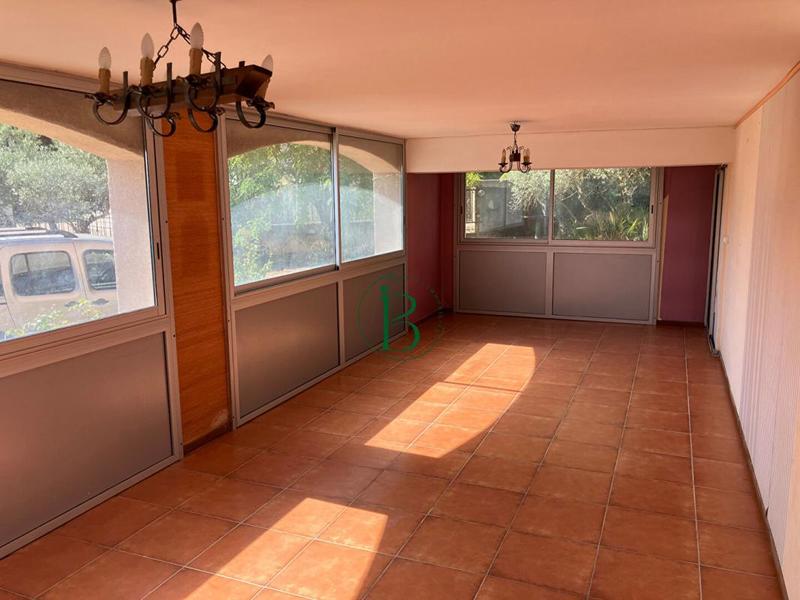 Villa - 242 m² - 6 pièces
